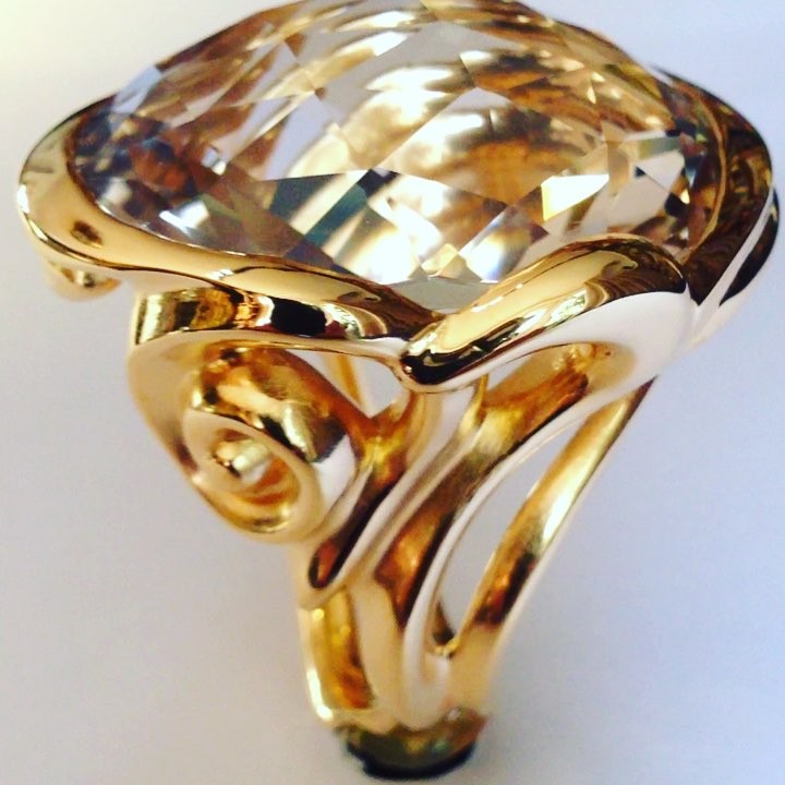 finejewellery ring gold gemstone light sparkle sculpture love my cast inspired by antonigaudi art oneofakind instajewelery instagood blogging nature powerful handmolded plant video glamour details proportions