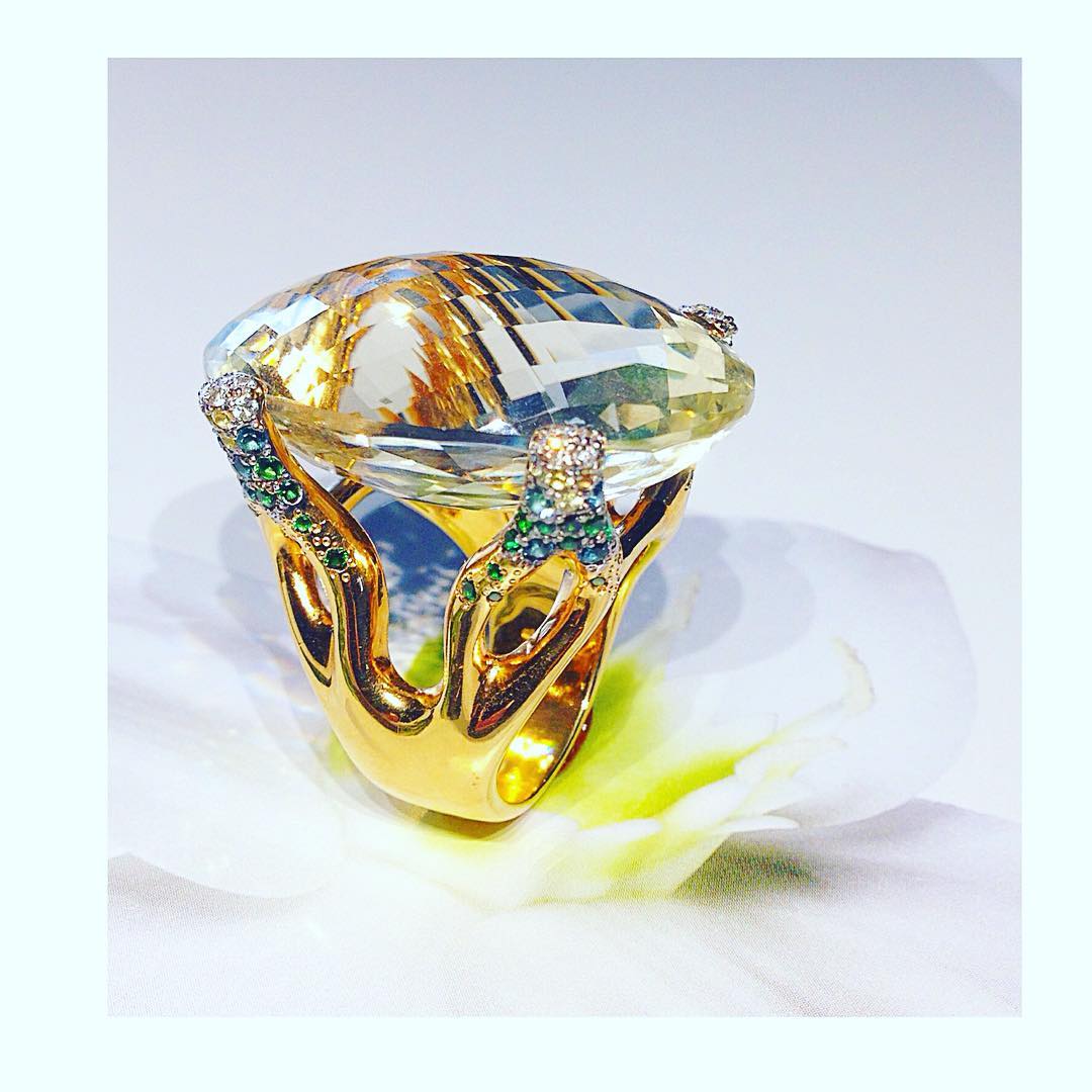 finejewelry susabeck ring gold gemstone diamond flower light mosaic summer fresh instagood instadaily haveaniceday