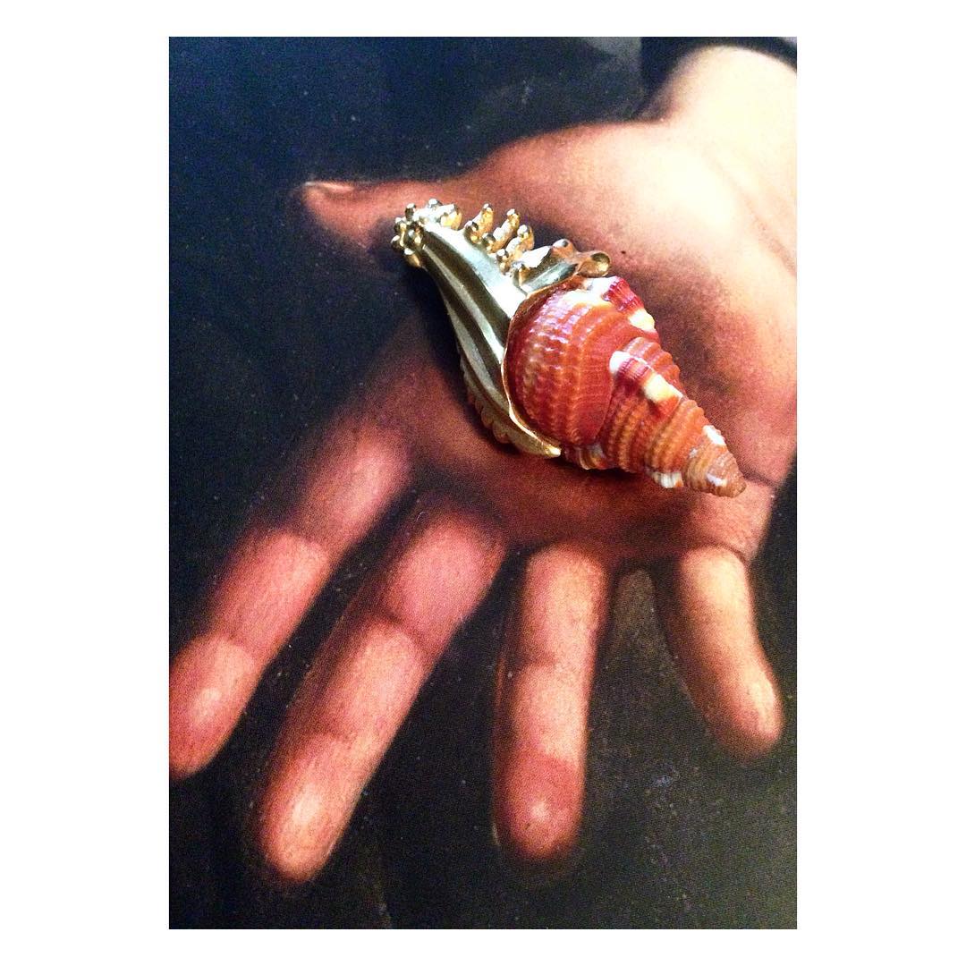 finejewelry pendant gold shell sea ocean diving treasure painting atelier love my craft art goldsmith oneofakind instajewelry picoftheday instagood goodmorning