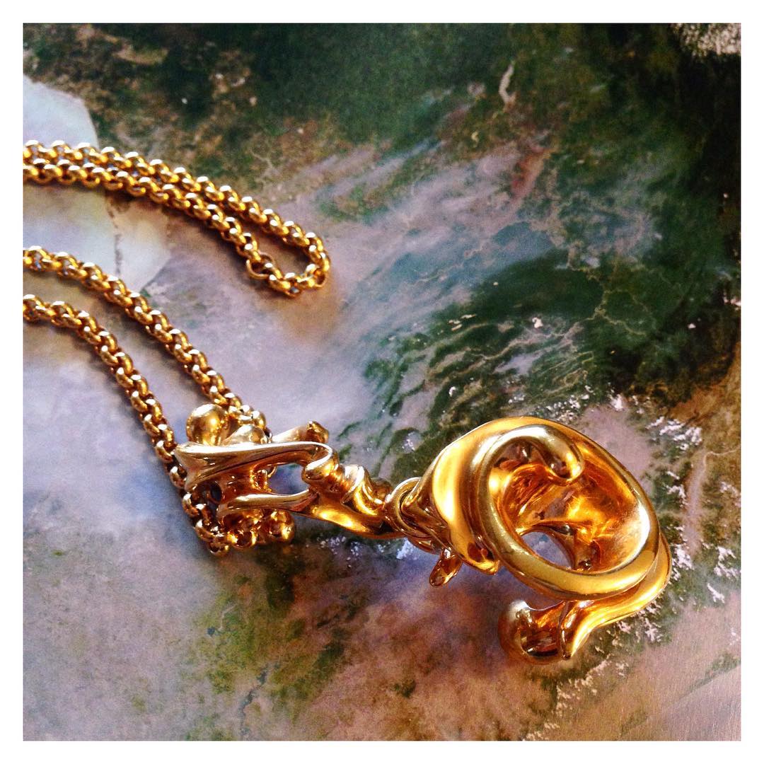 finejewelry pendant gold sculpture wearableart art flow earthpix oneofakind atelier munich instajewelry instagood susabeck haveaniceday