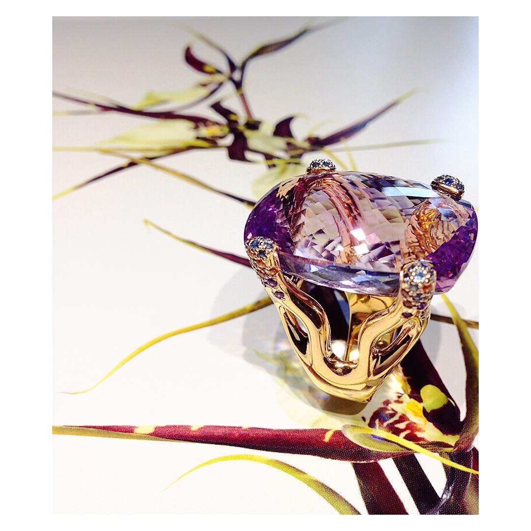 finejewelry ring gold  gemstone violet flowers nature bright shine luxury elegant cocktail atelier oneofakind munich instajewelry instagood haveaniceday