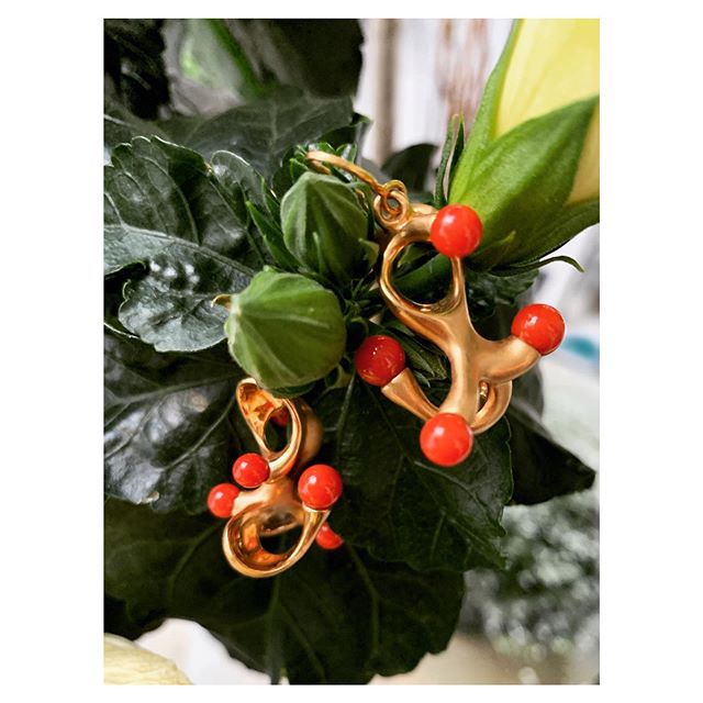 springtime blossom earrings gold coral red dots organic energetic form handmolded oneofakind finejewelry instagood haveaniceday stayhealthy